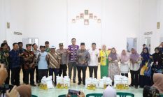 Wabup Azwar Hadi Pastikan Bantuan Pangan Tepat Sasaran, 523 KPM Sukaraja Nuban Terima Manfaat