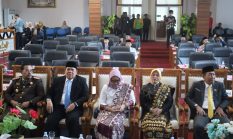 Jelang HUT ke-81 RI, Bupati Ela dan Wabup Azwar Hadi Hadiri Paripurna DPRD Lampung Timur